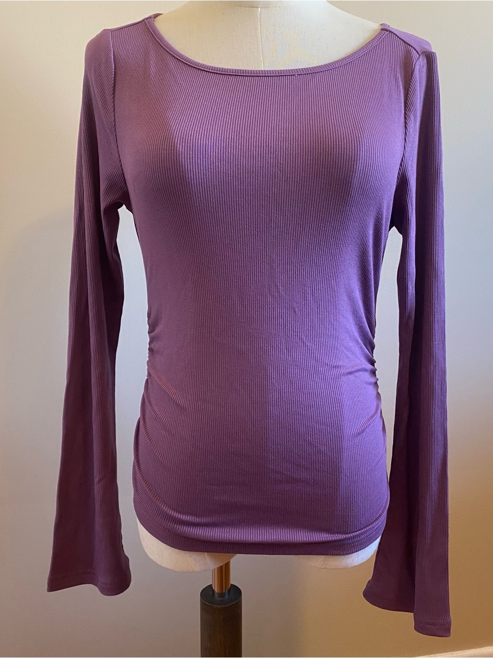 Purple Ribbed Long Sleeve Top Bell Sleeve Ruched Side Scoop Neck Size Small NWOT